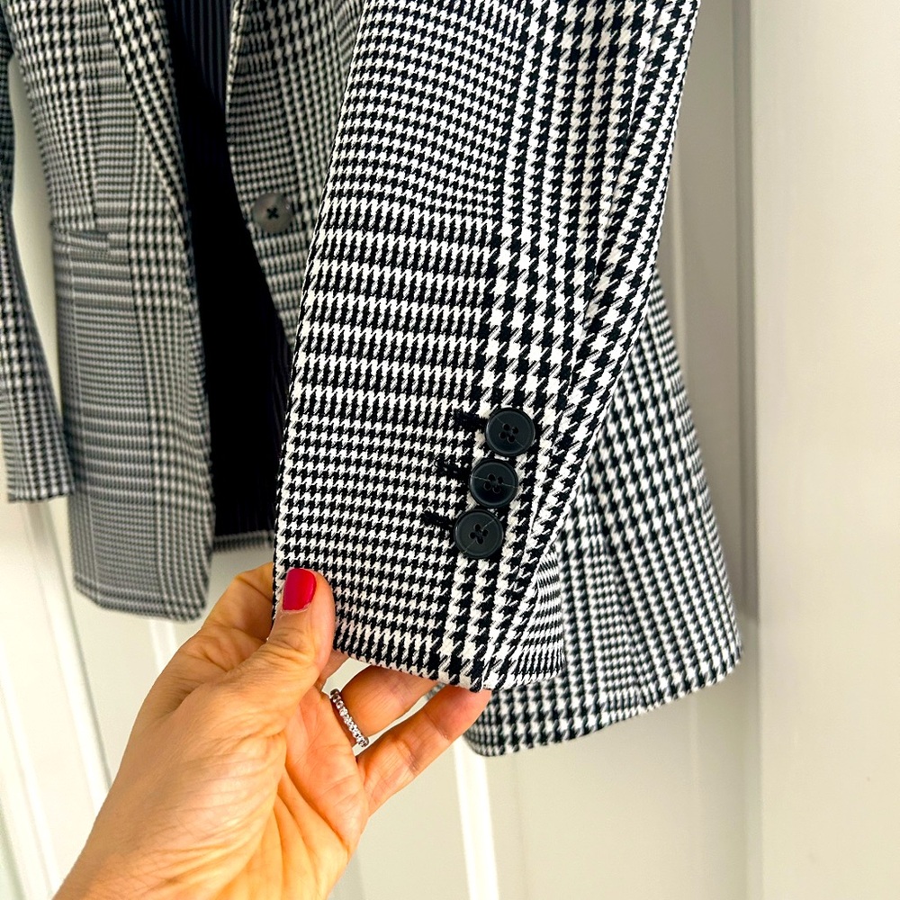 BANANA REPUBLIC fitted houndstooth blazer. - Picture 5 of 8